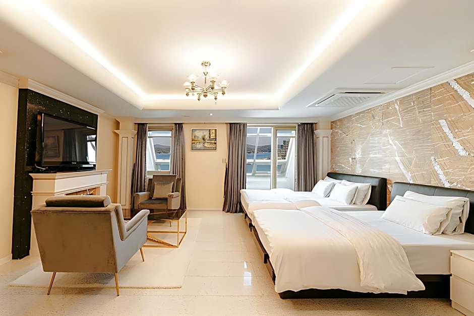 Tongyeong Gallery Hotel