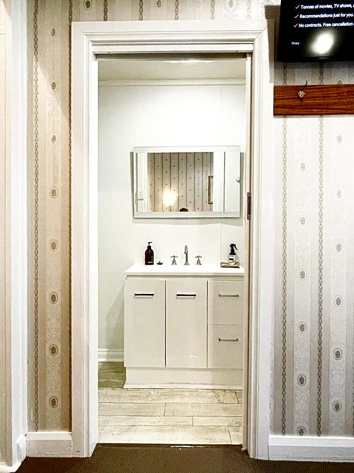 Strahan Wilderness Lodge