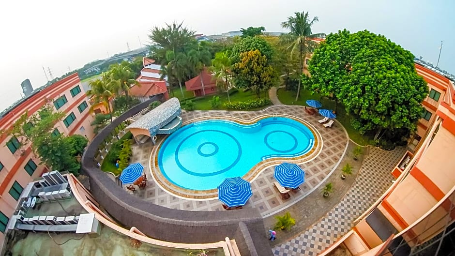  Asuka Hotel MM2100 Industrial Town