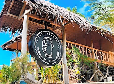 THIRSTY TRAVELLER HUT 2 w/Starlink Internet