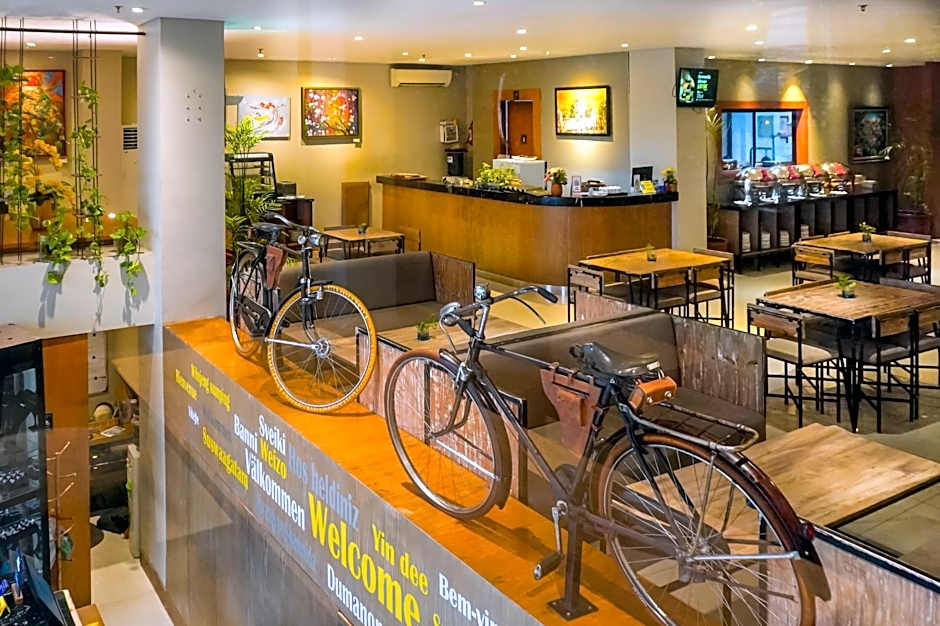 Yellow Star Ambarukmo Hotel