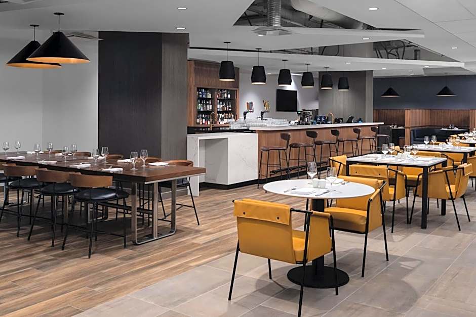 Courtyard by Marriott Calgary Downtown