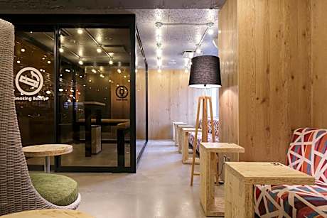 Booth Netcafe & Capsule