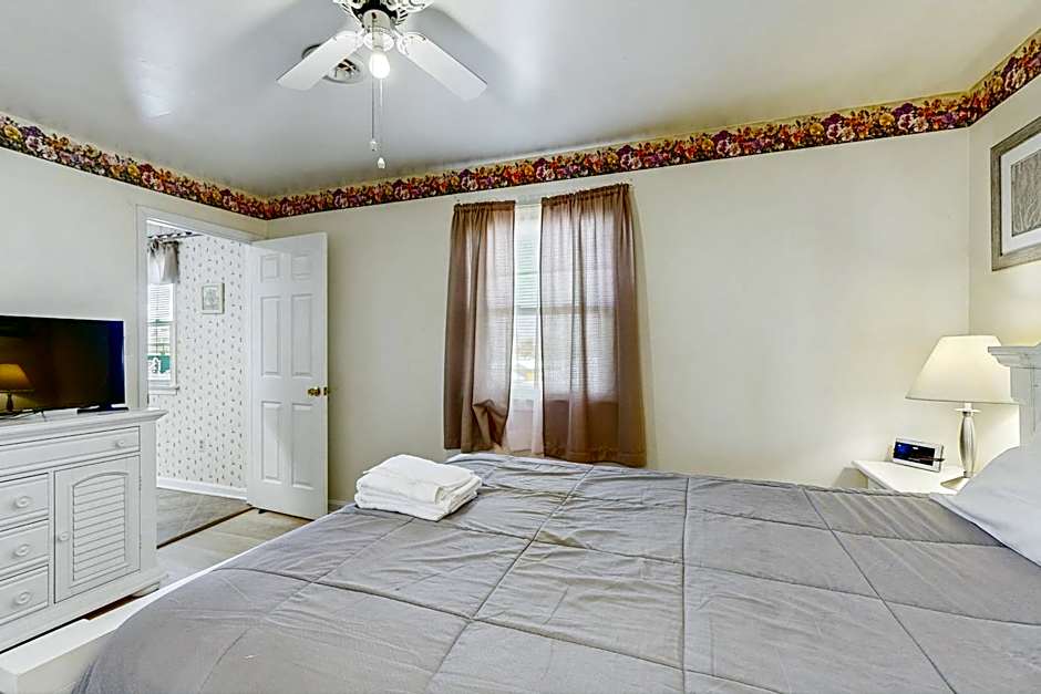 37534 Lighthouse Rd #202