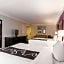 La Quinta Inn & Suites by Wyndham San Antonio Downtown