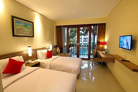 Deluxe Upper Floor Room, Twin Bed with Pool View