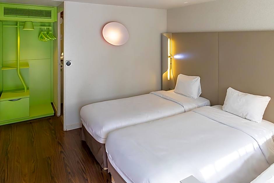 Photo 1 of 7 of Standard 2 Twin Beds