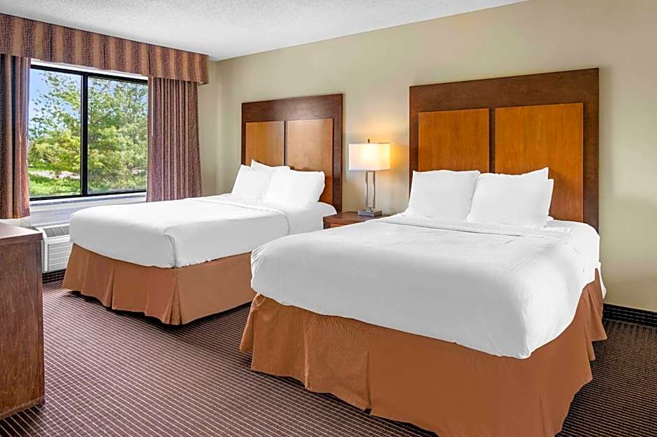 White Pine Inn & Suites