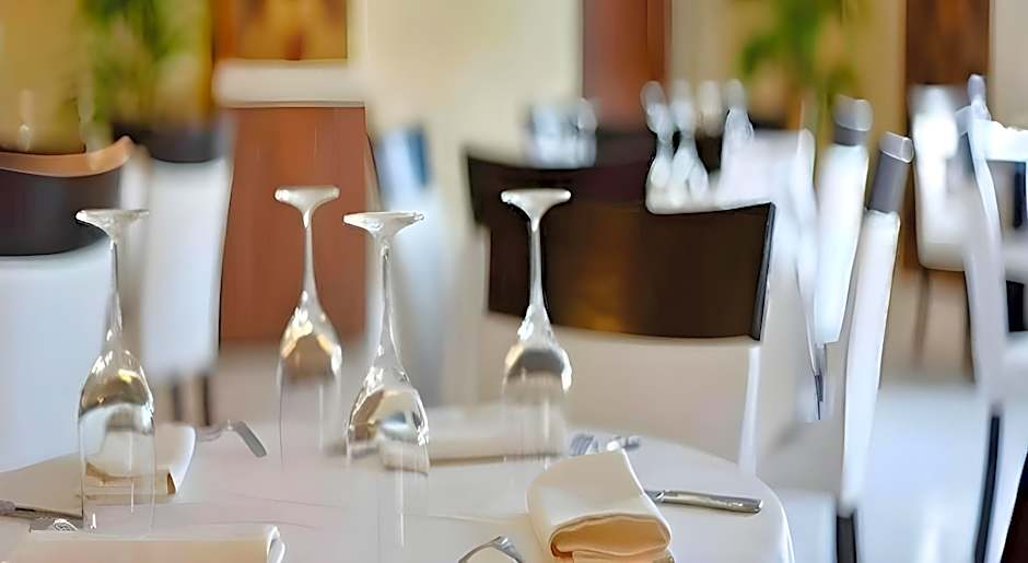 M - Regency Hotel