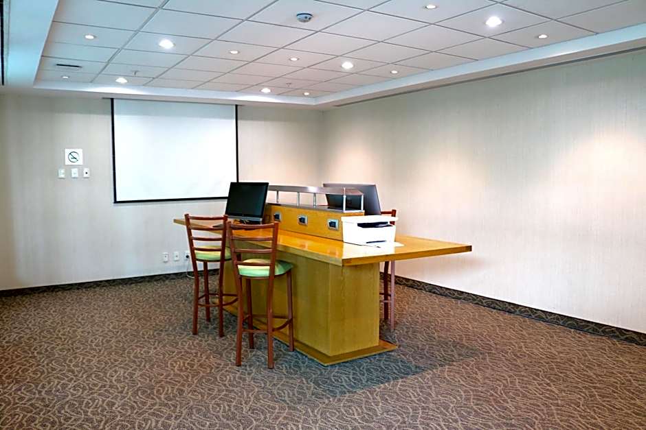 Excellence Express & Suites