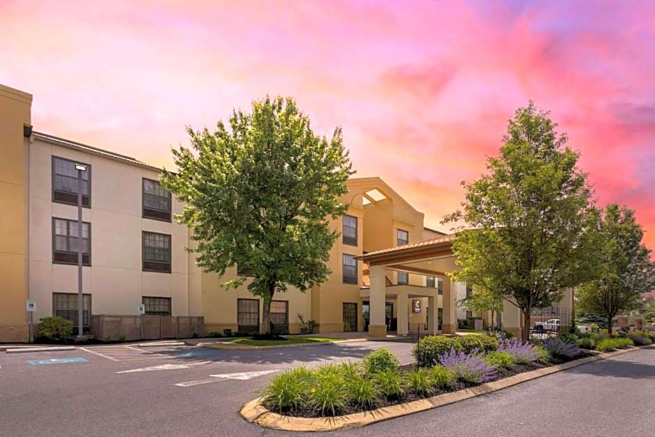 Comfort Suites near Penn State