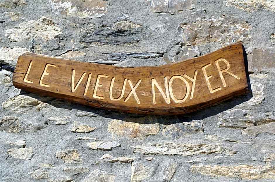 Le Vieux Noyer - Appartamenti al Verde villaggio di Rumiod