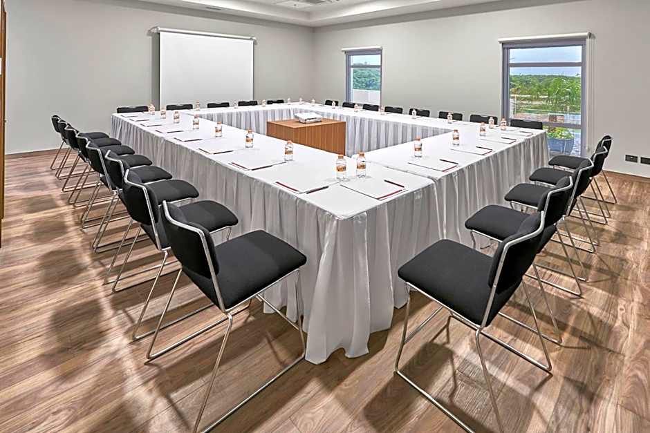 City Express Plus by Marriott Mazatlan
