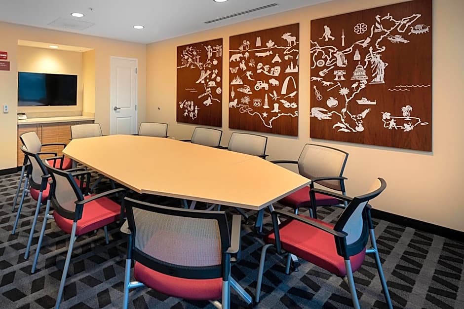 TownePlace Suites by Marriott Milwaukee Oak Creek