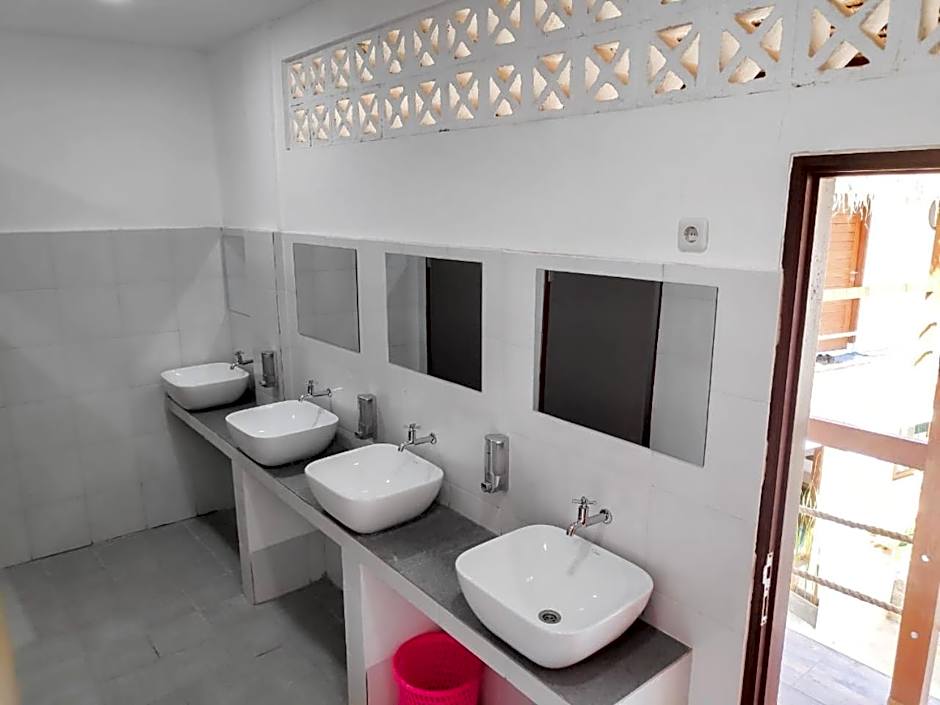 Gili Pirates Dive & BnB