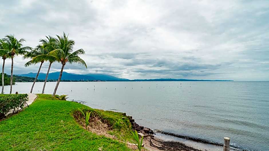 Amatique Bay Hotel