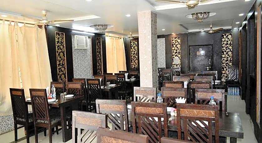 Hotel Gayatri Palace