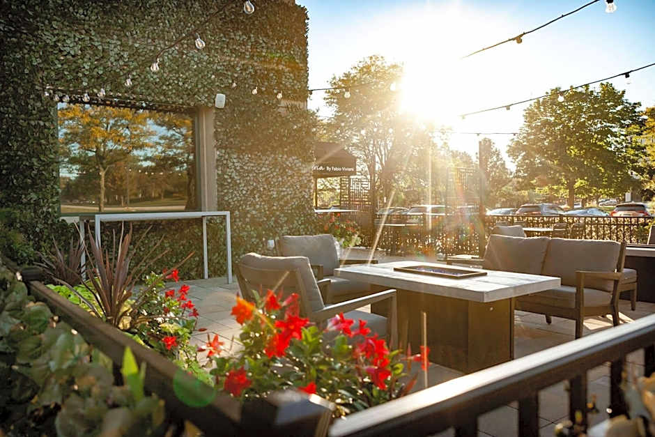 DoubleTree By Hilton Guest Suites & Conf. Center Chicago Downers Grove