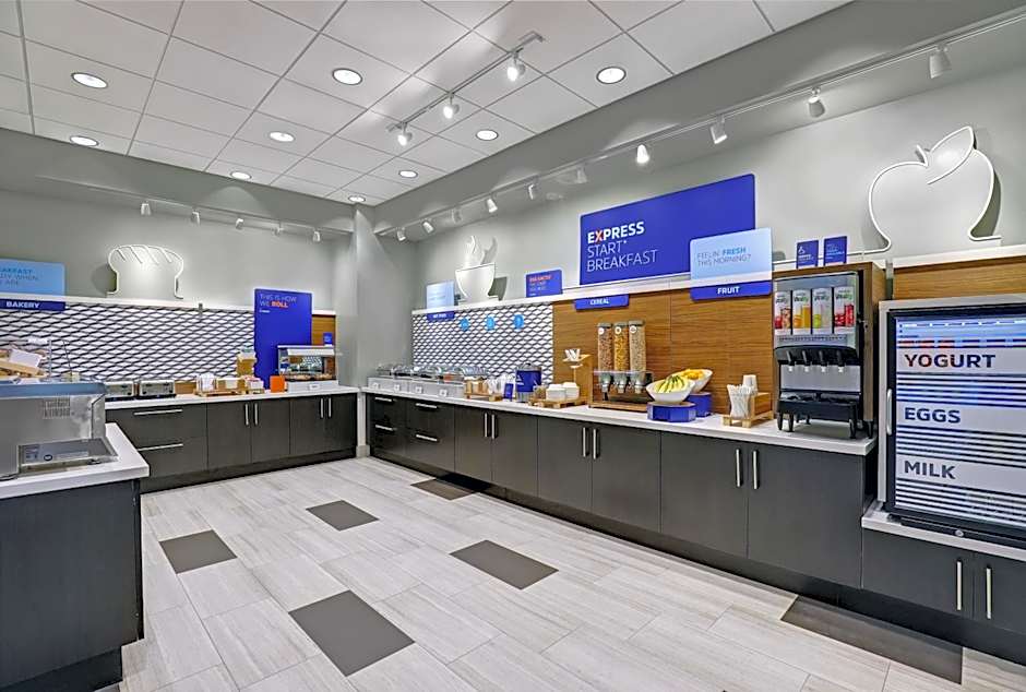 Holiday Inn Express Kingston West By IHG