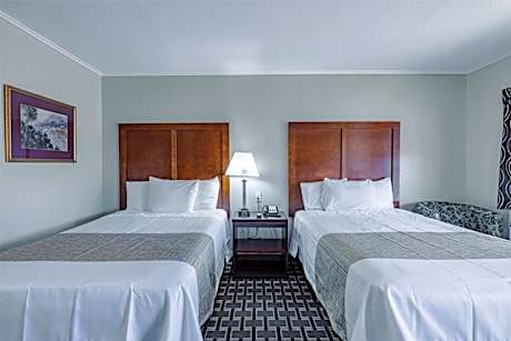 2 Double Beds Non-Smoking