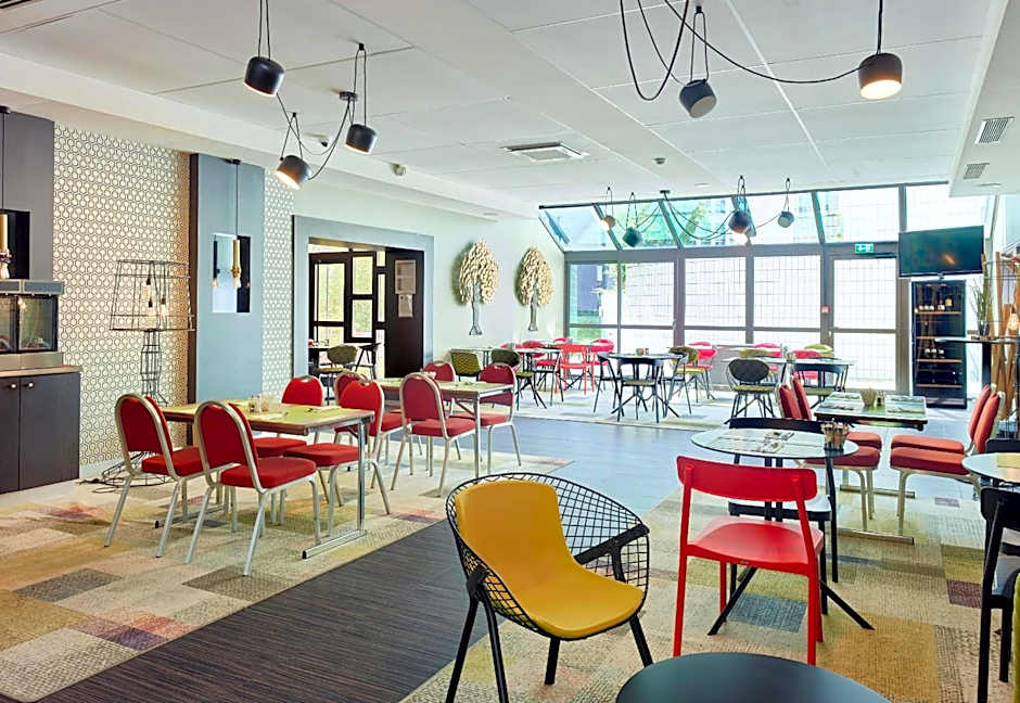 B&B HOTEL Saint-Quentin-en-Yvelines Centre Gare 4 étoiles