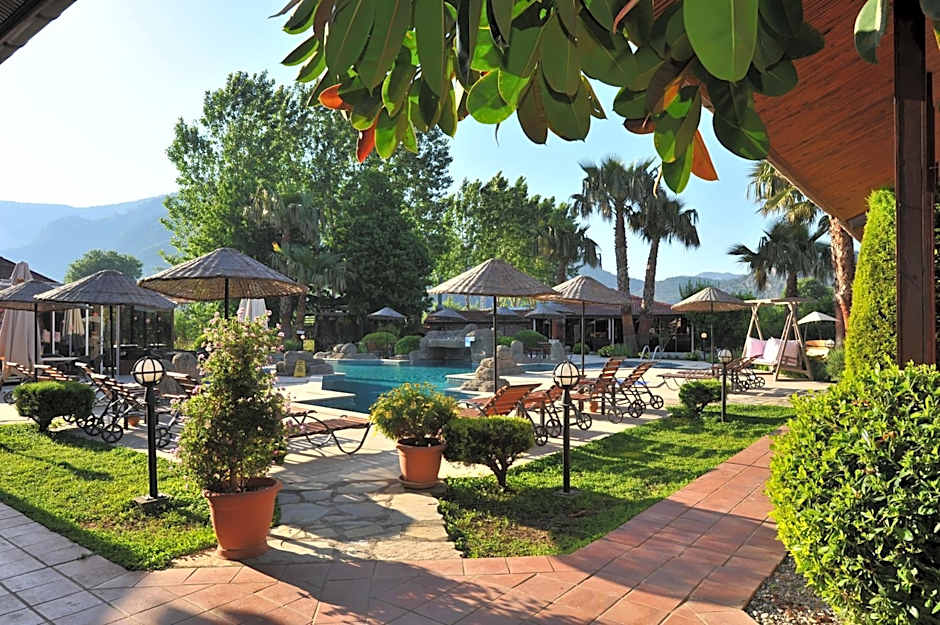 Grenadine Lodge
