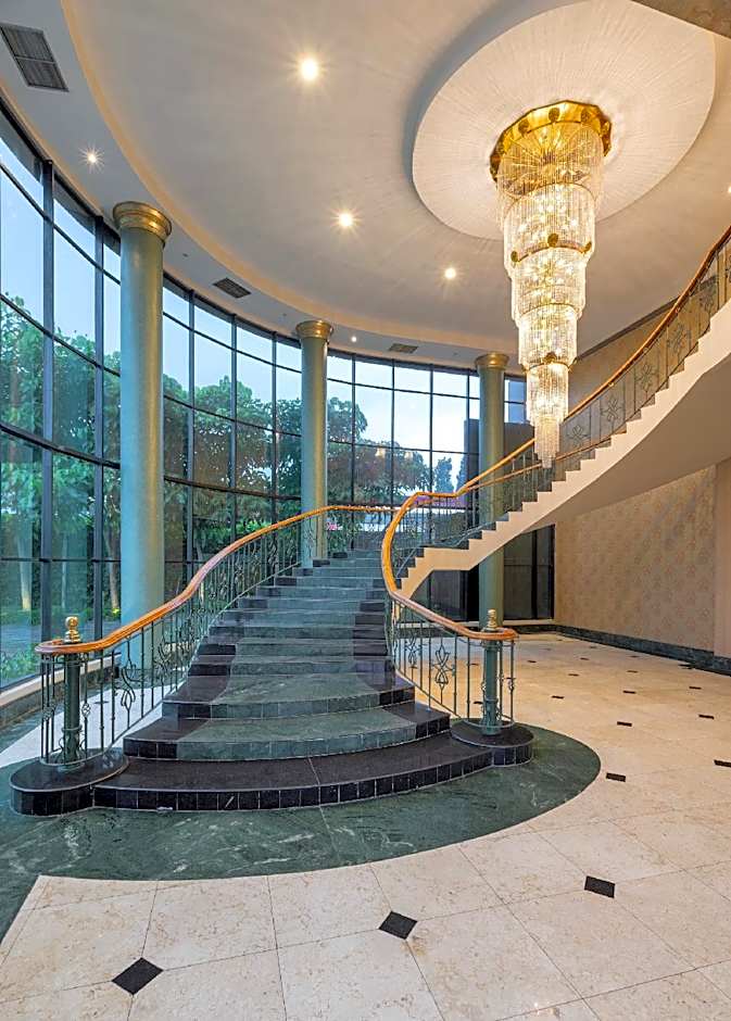 ARTOTEL Suites Aquila - Bandung