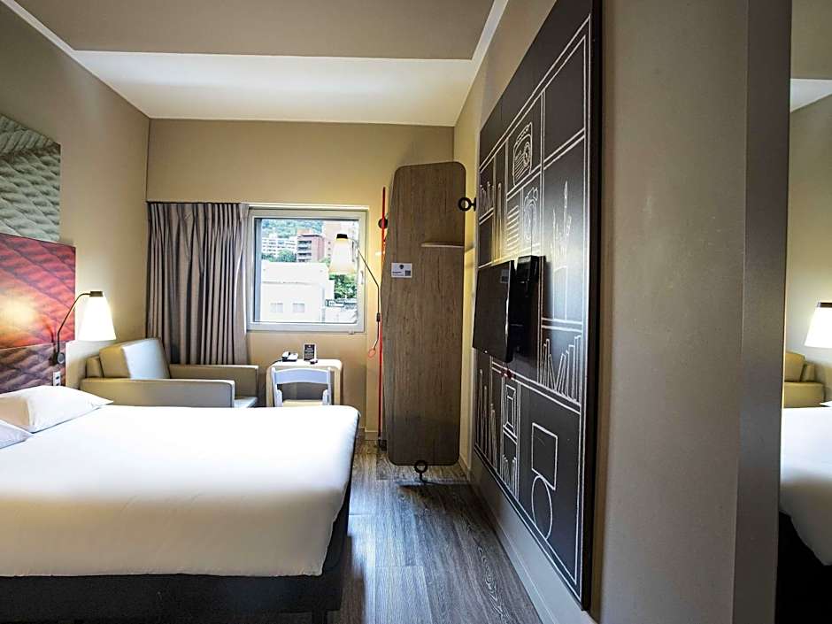 Ibis Cali Granada