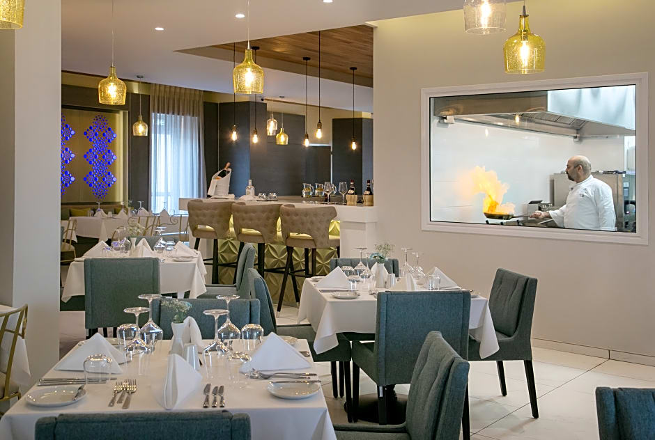 Vangelis Hotel & Suites