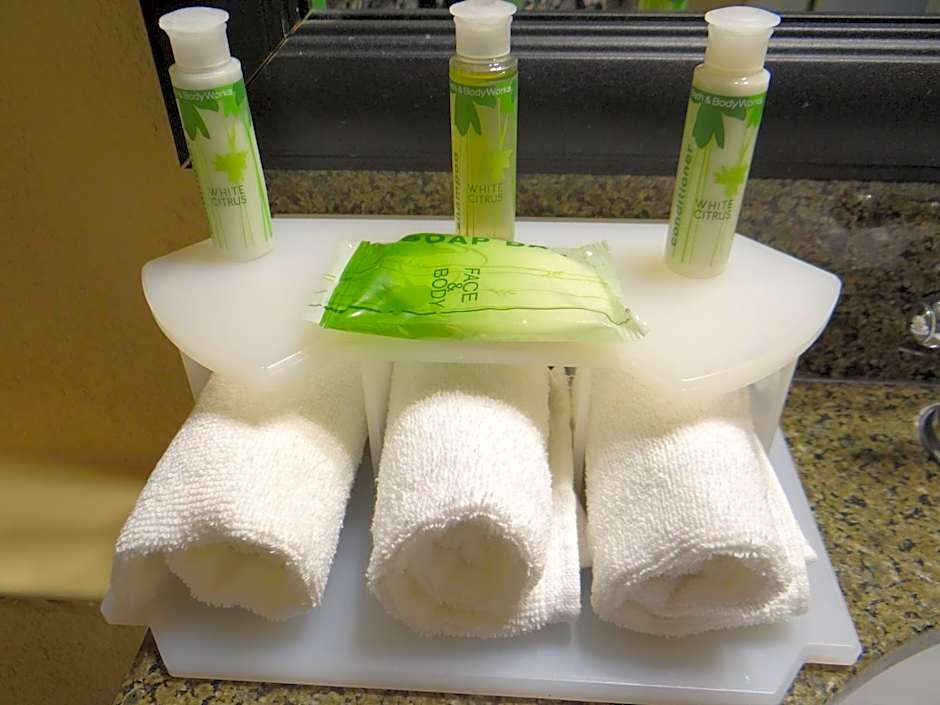 Holiday Inn Express Hotel & Suites Salisbury - Delmar By IHG