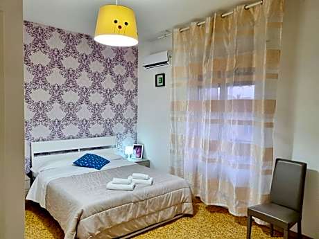 Deluxe Double Room with Balcony and Private Bathroom