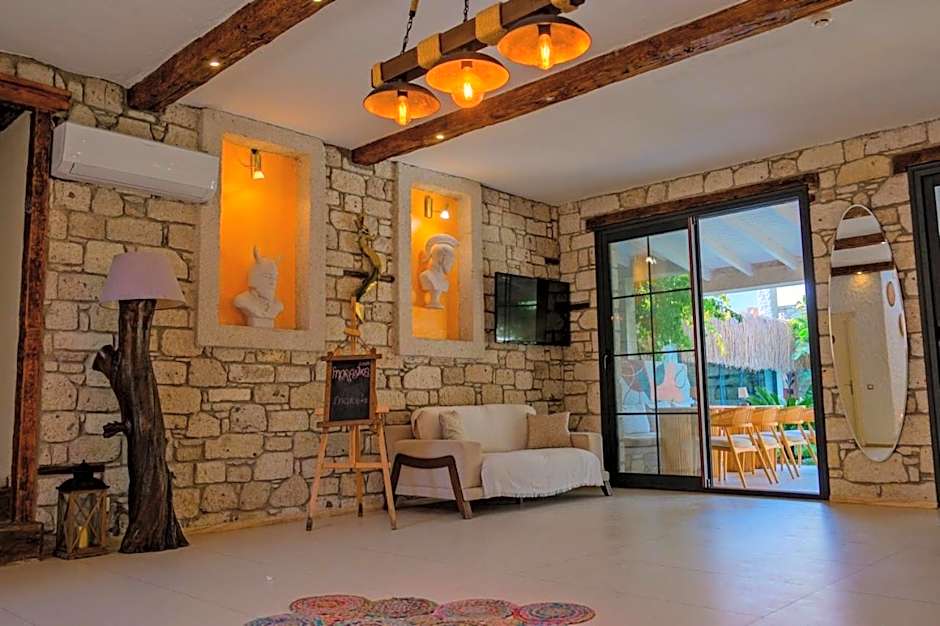 MorAnka Alaçatı