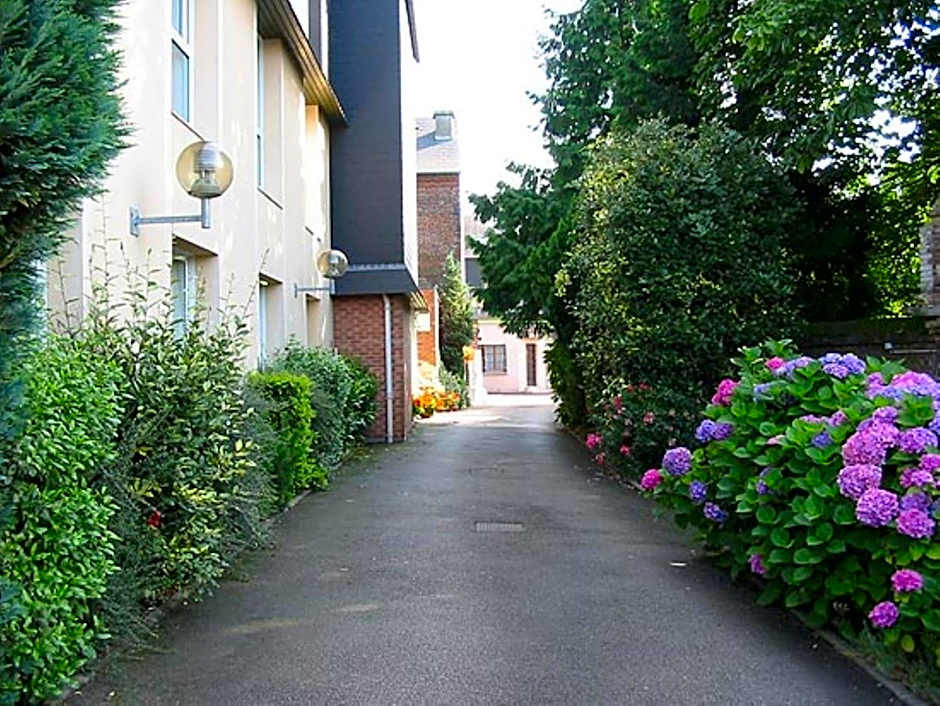 Hôtel Restaurant La Paix La Robe et le Palais