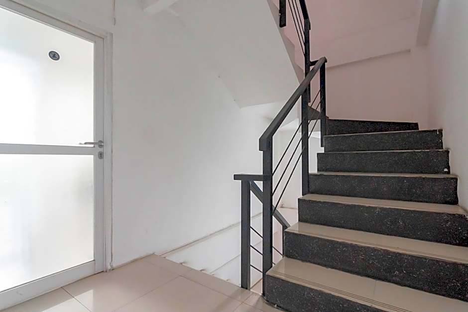 RedDoorz near Trans Studio Mall Bongo Residence