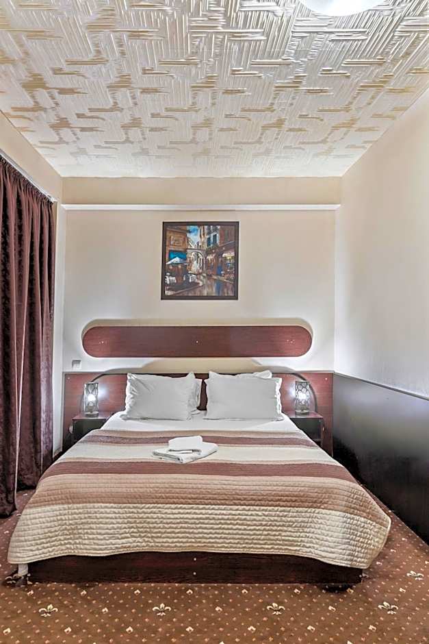 Hotel Charter Otopeni