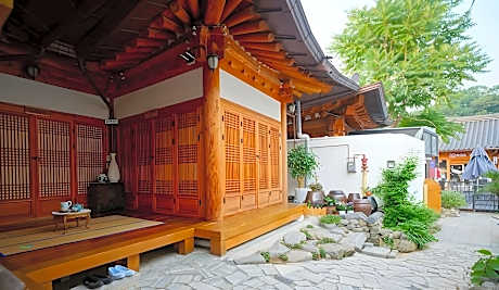 Jeonju Cheongsachorong Taejoro Pension