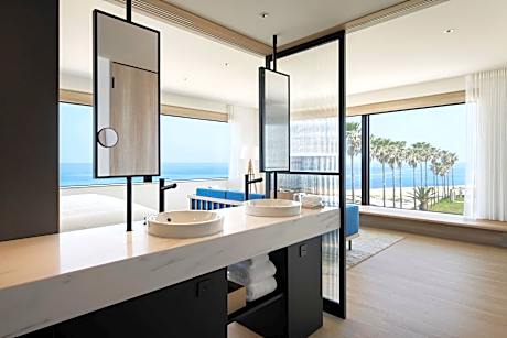 Large Room, Larger Guest room, 1 King, Ocean view