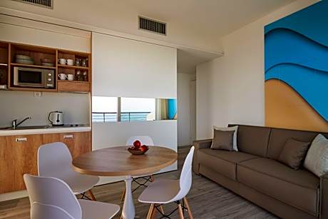 Deluxe Suite with Sea View