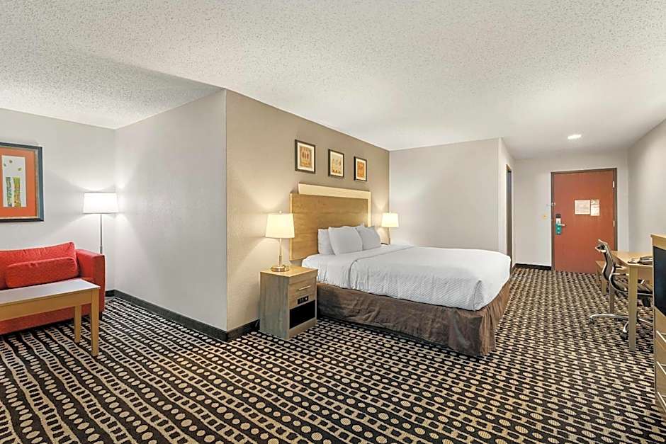 Quality Suites Stratford