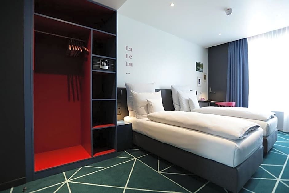 sander Hotel