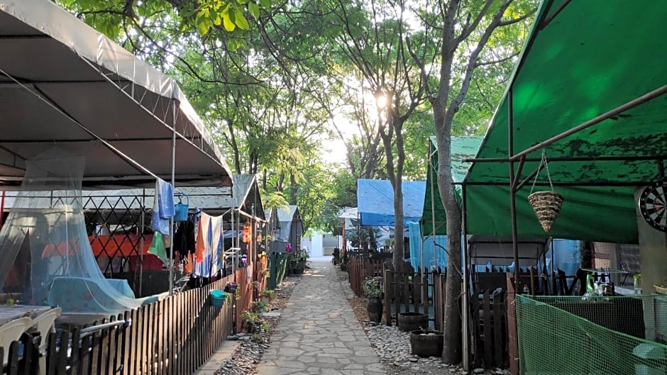 Camping Mitikas and Bungalows