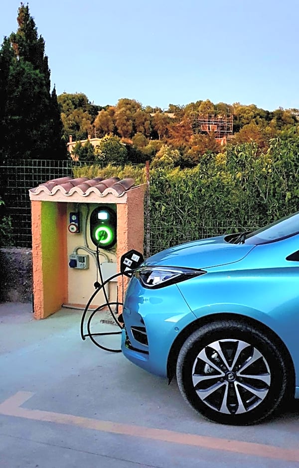 Villa Malvasio Pool and Jacuzzi Room Sassari