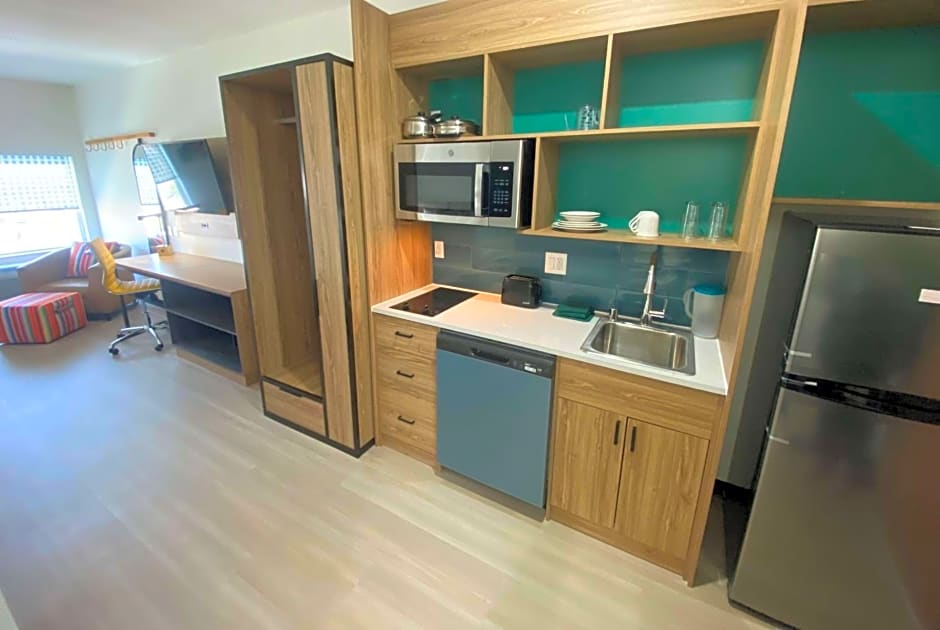 La Quinta Inn & Suites by Wyndham El Paso East Loop-375