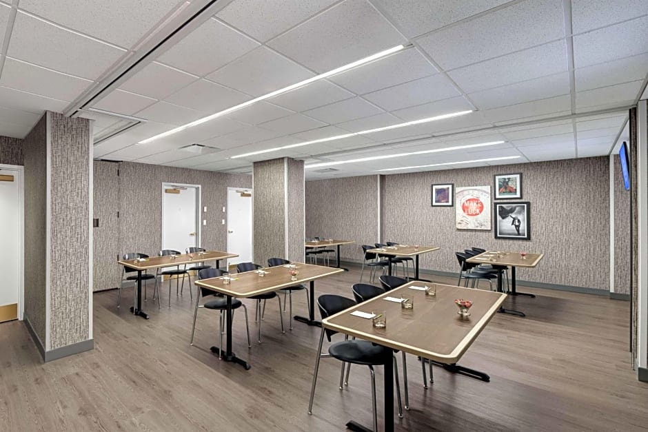 Fairfield Inn and Suites Chicago Downtown/ Magnificent Mile