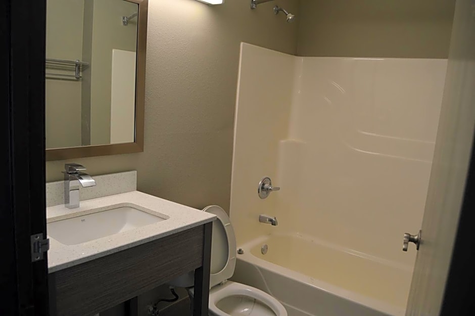 Quality Inn & Suites Grove City-Outlet Mall