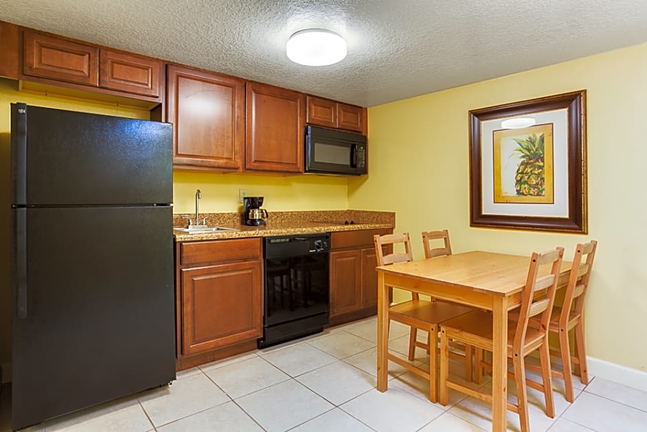 Celebration Suites At Old Town