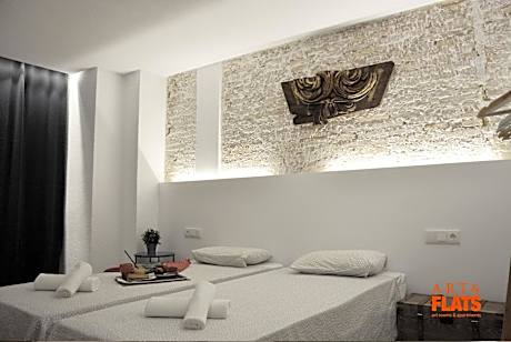 Triple Room with Shared Bathroom