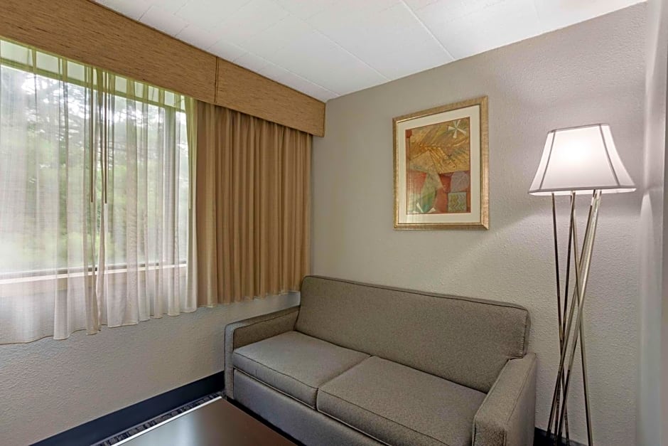 Best Western Plus Reading Inn & Suites