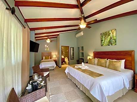 Premium Quadruple Room