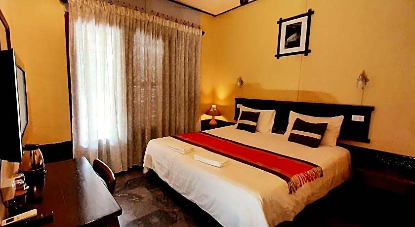 Saynamkhan River View